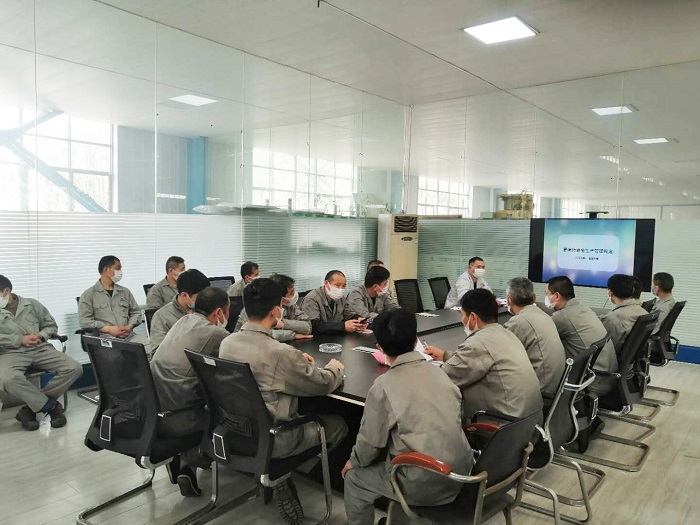 The company organized a series of special training on quality and safety standardization